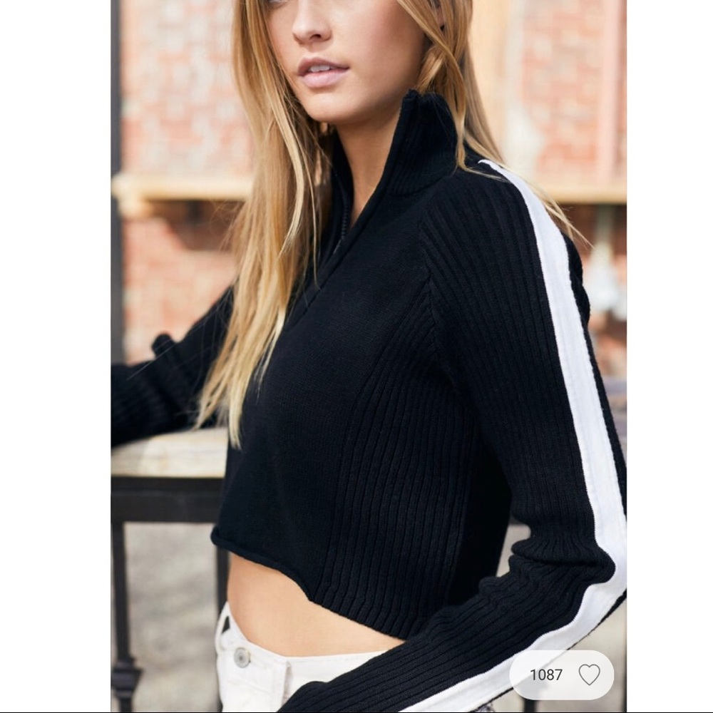 Brandy Melville Hilary Zip Sweater - Picture 2 of 8